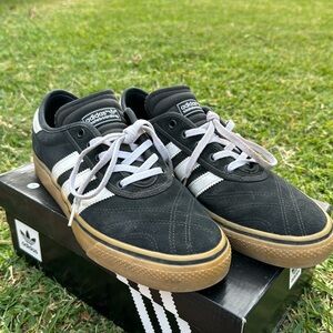 Adidas skateboarding shoes